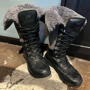 UGG - Women's Adirondack Round Toe Leather & Suede Waterproof Boot